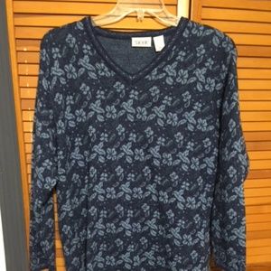 SKYR Women's Navy Blue Floral V-Neck Sweater